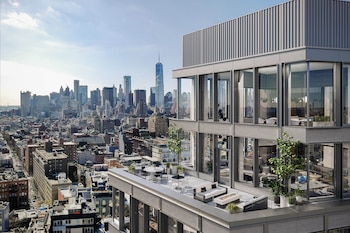 Los desafíos de la reconversión incluyen costos elevados, barreras técnicas y vencimiento próximo de un tercio de los préstamos de oficinas