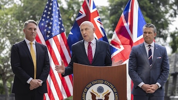 EEUU, Reino Unido y Australia actualizan en Singapur su pacto conjunto de defensa