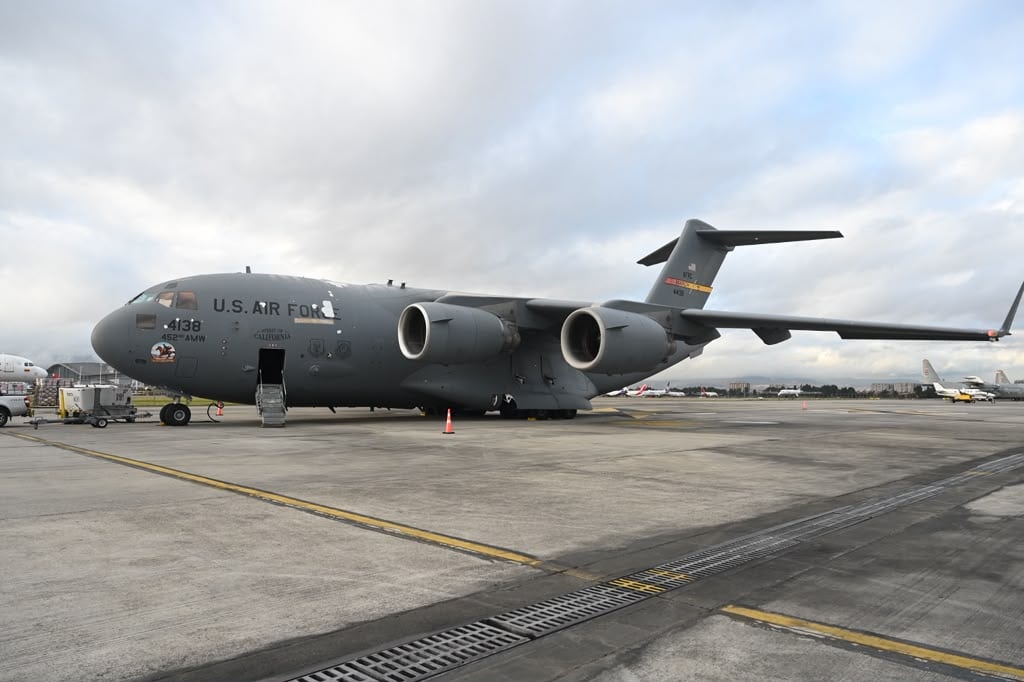 Un C-17 Globemaster de la Fuerza Aérea de Estados Unidos transportó suministros de emergencia a Bogotá en respuesta al terremoto del 10 de agosto en el occidente de Colombia - crédito @Southcom/X
