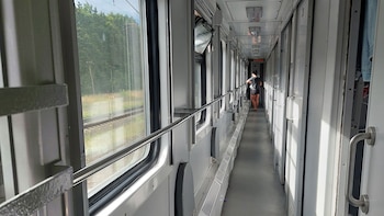 Vista del pasillo del tren