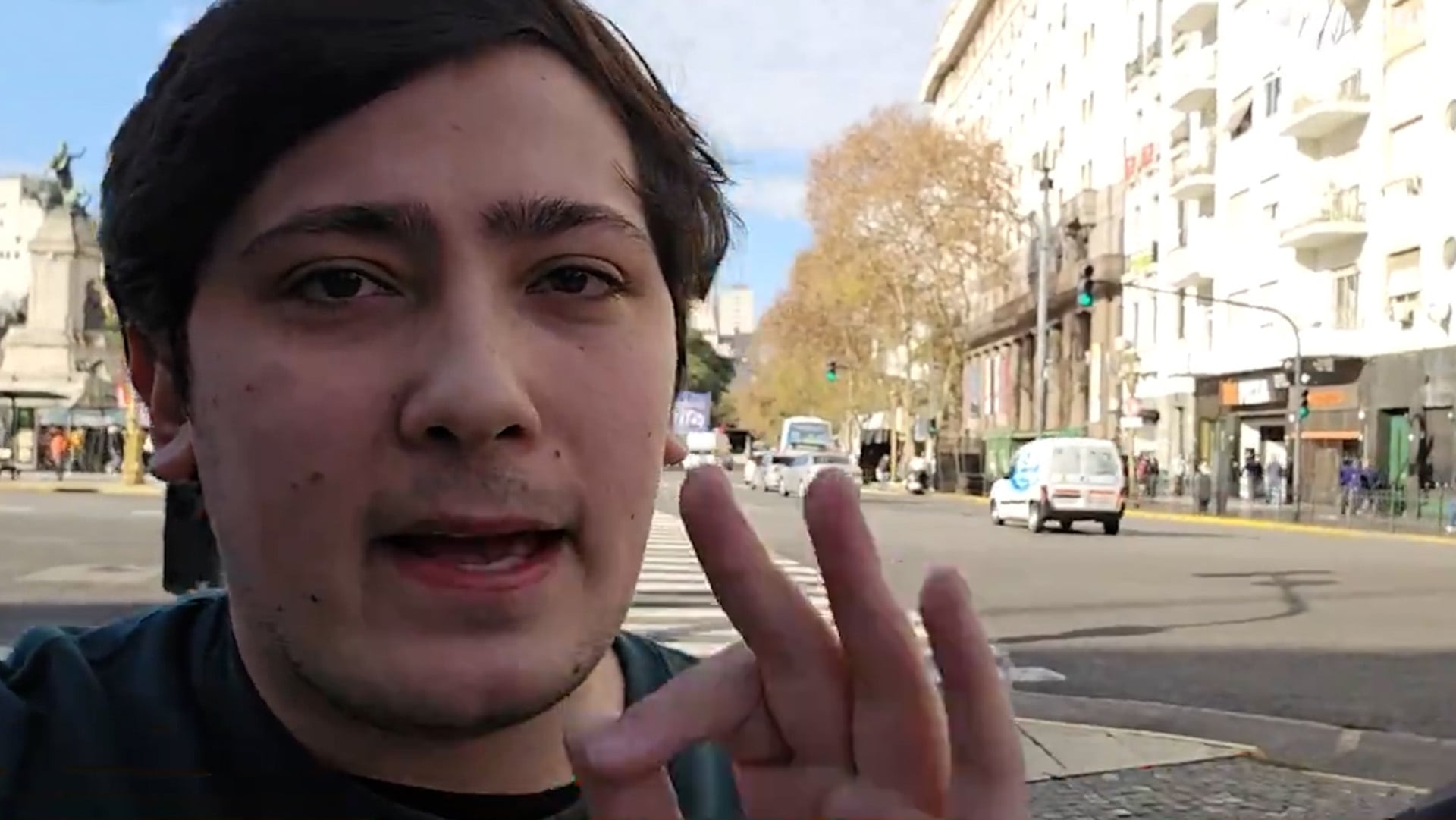 Pérez repasó sus orígenes como youtuber y militante de las ideas libertarias, resaltando el impacto de las redes sociales en la política argentina (Captura de video de Youtube de Mariano Pérez)