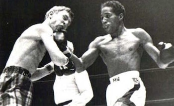 Sus combates contra el escocés Ken Buchanan en 1970 y 1971 forman parte de una época dorada del boxeo panameño. (Internet)