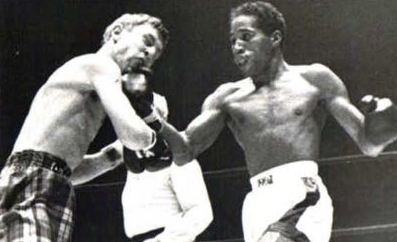 Sus combates contra el escocés Ken Buchanan en 1970 y 1971 forman parte de una época dorada del boxeo panameño. (Internet)