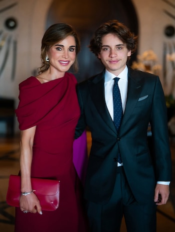 Rania de Jordania junto al príncipe Hashem en la boda de la princesa Sara (Instagram)