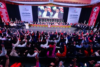 Alejandro Moreno continuará al frente