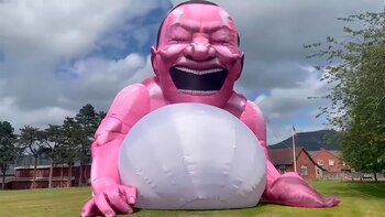 La sorprendente instalación de 13