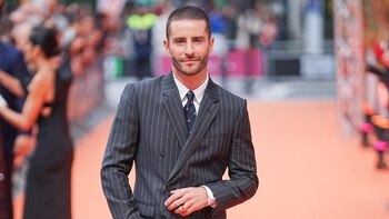 El diseñador Pelayo Díaz durante la presentación de 'Masterchef Celebrity 9' en la XVI edición del FesTVal, en el Palacio de Congresos Europa, a 5 de septiembre de 2024, en Vitoria-Gastéiz, Álava, País Vasco (España). RTVE ha presentado hoy, 5 de septiembre, la que será la novena edición del reality de cocina ‘Masterchef Celebrity’. Esta nueva edición contará con personalidades como Pitingo, Pocholo, Cristina Cifuentes y María León, entre muchos otros.
05 SEPTIEMBRE 2024;MASTERCHEF;MASTERCHEF CELEBRITY;FESTVAL;EUSKADI;COCINA;REALITY;
Iñaki Berasaluce / Europa Press
05/9/2024