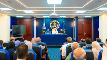 Miles de suryemeníes reclaman en