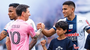 Gianfranco Chávez saludando a Leo