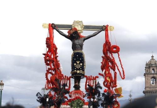Sudario será destinado al Señor de los Temblores. Andina