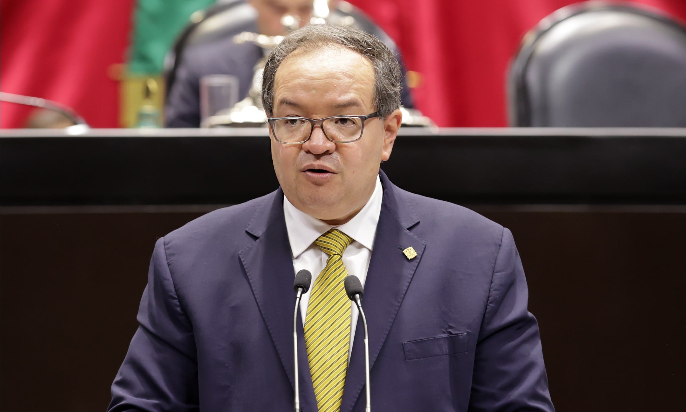 Diputados develan letras de oro a la UNAM y exigen presupuesto suficiente. (Foto: Diputados)