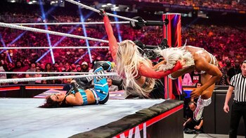 La batalla entre el elenco