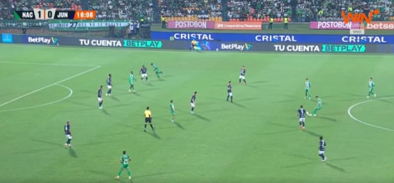 Esta fue la distancia desde la que James Rodríguez le hizo la asistencia a Andrés Felipe Román para el gol de Atlético Nacional - crédito Win Sports