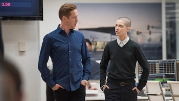 Asia Kate Dillon en la serie "Billions"