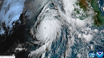 El huracán Genevieve alcanzó la categoría 5 en el Pacífico oriental a 1.126 kilómetros al suroeste de la costa de México (NOAA)