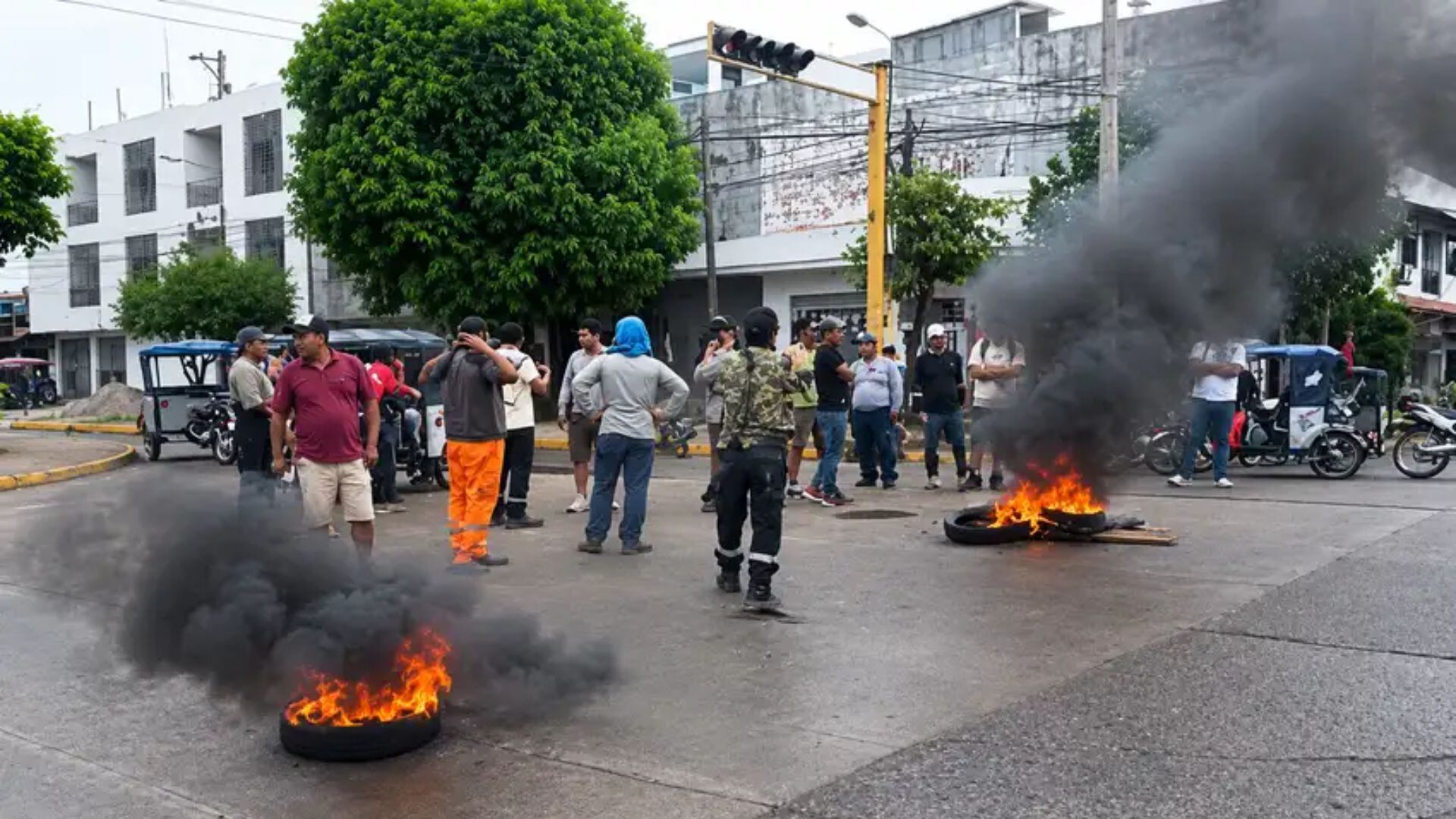 Paro de transportistas se intensifica en Ucayali, Loreto, Arequipa y Tacna por el alza del combustible