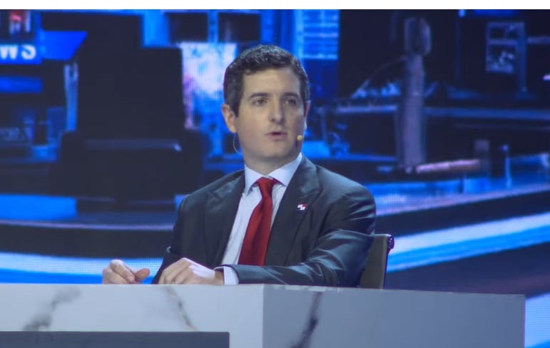 El vicecanciller Carlos Hoyos explicó que la marca país trasciende un logotipo o un eslogan y requiere la participación de toda la sociedad. Captura de video