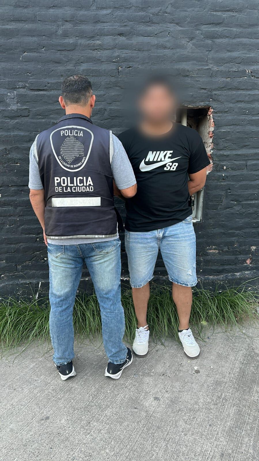 Lo detuvieron en las inmediaciones a la cancha (Foto: Policía de la Ciudad)