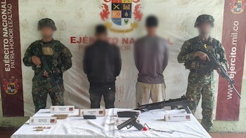 Capturan a presuntos miembros de las disidencias que ocultaban dos cilindros cargados con explosivos en calles de Pasto: una placa falsa fue clave