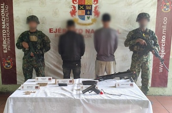 Presuntos integrantes de las disidencias de las Farc se sometieron a la justicia en Antioquia: entregaron armas y municiones - crédito Ejército Nacional