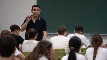 Sumar pide al Gobierno impulsar la ciencia ciudadana frente al "Capitalismo Cognitivo"