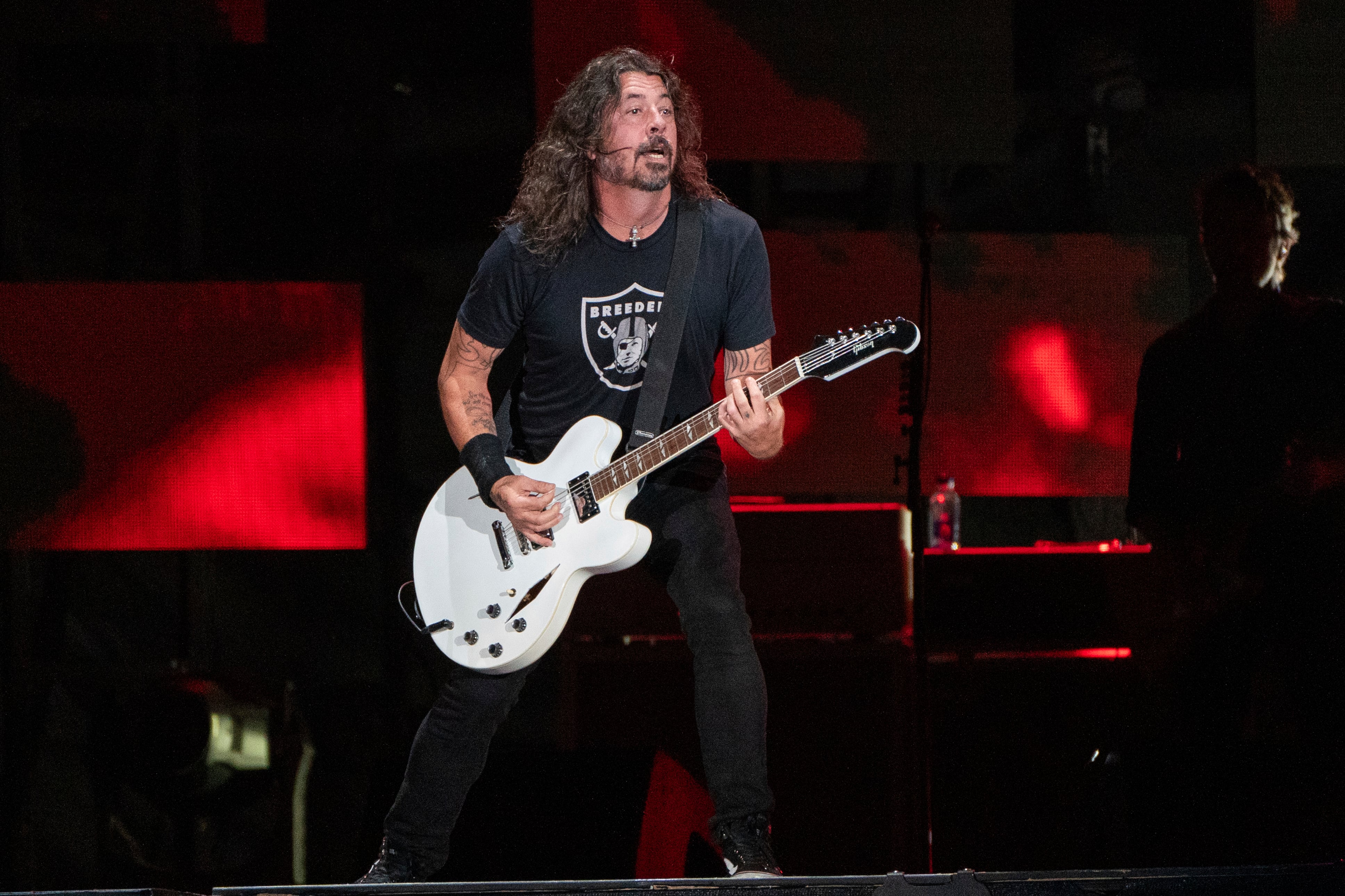 La rivalidad entre Grohl y Love permanece como un episodio clave del rock alternativo, y sus declaraciones siguen generando debates en la cultura popular(Foto de Amy Harris/Invision/AP, Archivo)