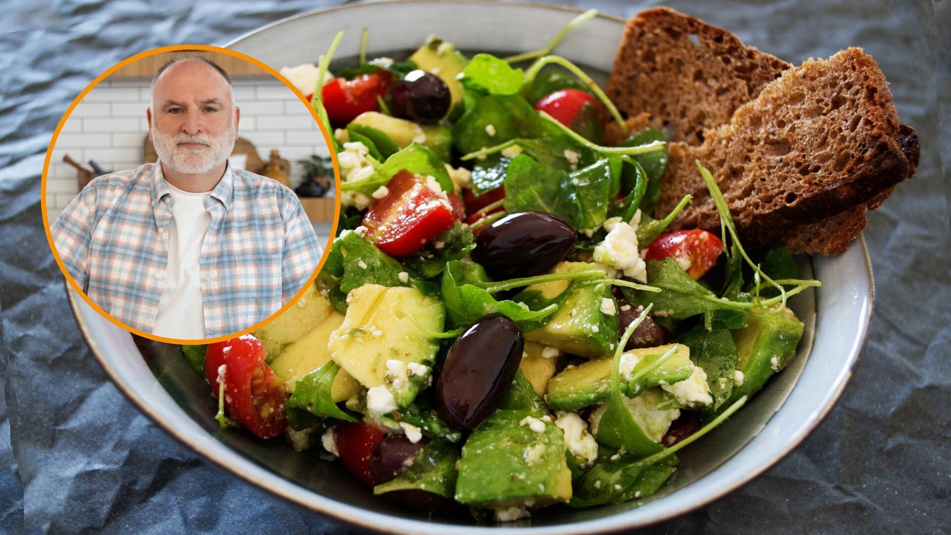 La ensalada de aguacate que José Andrés sirve en su restaurante (Montaje Infobae)