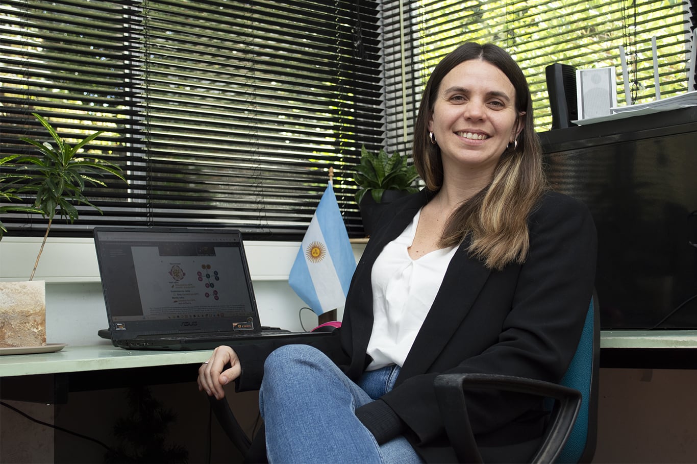 Natalia Lavalle fue la encargada de desarrollar las simulaciones computacionales en el IFLYSIB. FOTOS CONICET (Rayelen Baridon)