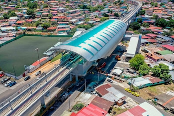 El Metro de Panamá cuanta con dos líneas operativas y otra en construcción, que recorren distintos lugares de la capital panameña. EFE/Odebrecht