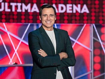 Ion Aramendi, en una imagen promocional de 'Reacción en cadena'. (MEDIASET)