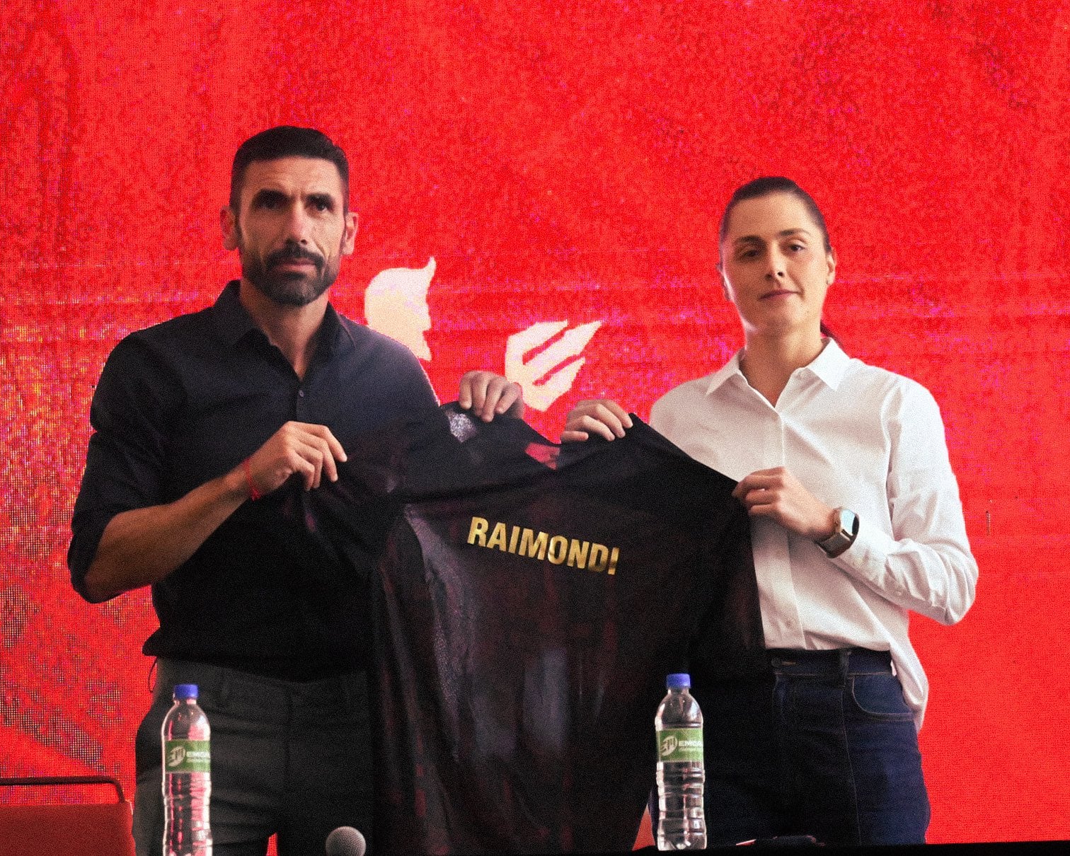 Diego Raimondi fue presentado por la presidenta Marcela Gómez en el América de Cali - crédito América de Cali