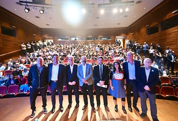 Especialistas y estudiantes debaten estrategias para enfrentar los riesgos de las apuestas online (PBA)