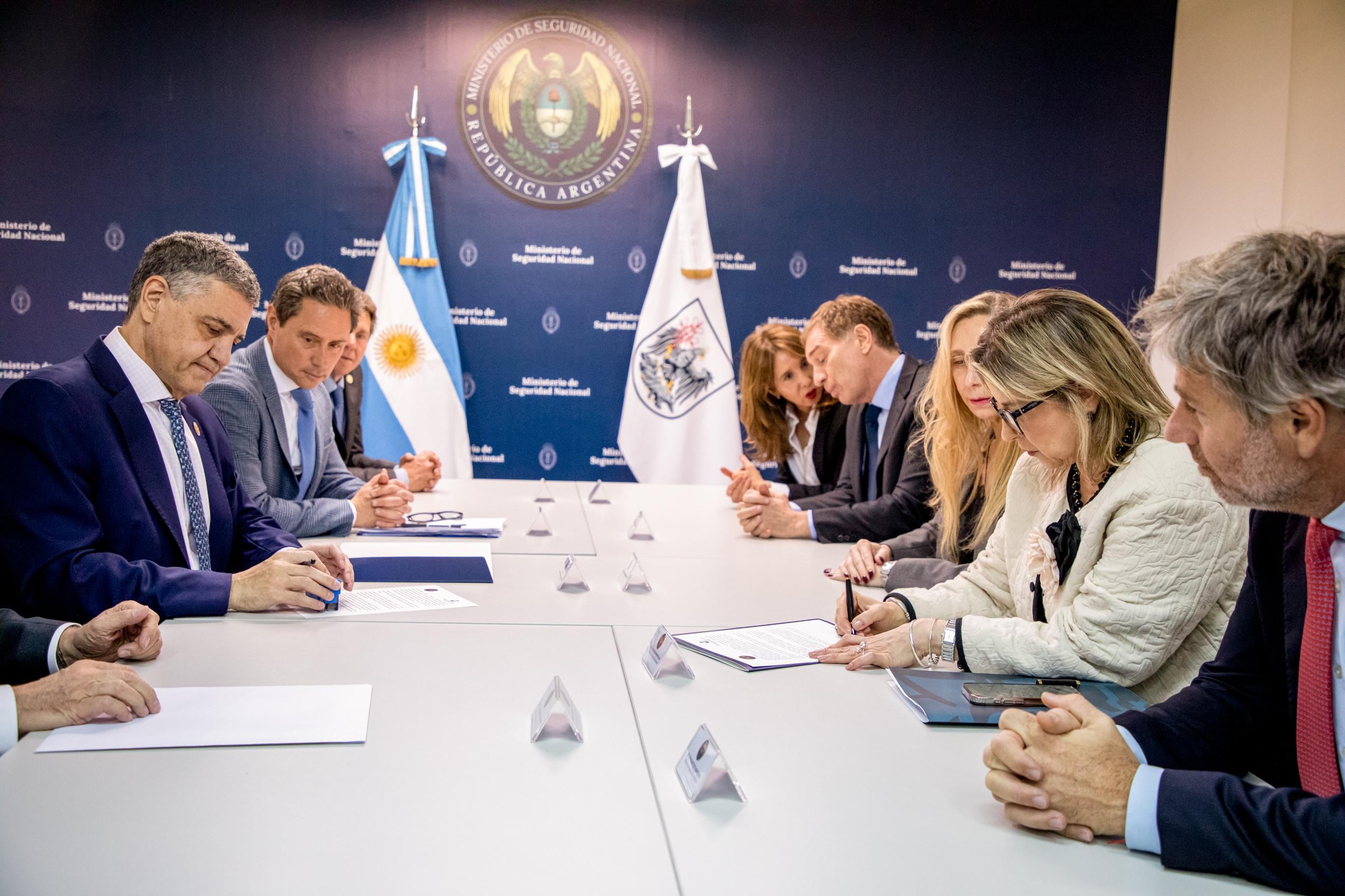 Autoridades del Gobierno nacional y de la Ciudad de Buenos Aires firman el convenio para el traspaso de la Complejo Penitenciario Federal de la Ciudad Autónoma de Buenos Aires.