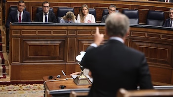 Feijóo eleva la presión para que Sánchez desvele sus contactos con Rabat sobre la "invasión" y el retorno de inmigrantes