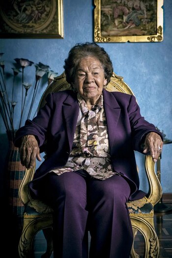 Ana Faustina Tejada de Valdés, con 111 años, es reconocida en Bogotá como una de las personas más longevas del país, tras una vida dedicada a la costura y a su familia - crédito gerontology.fandom.com