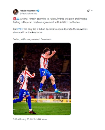 Publicación en red social con un texto en inglés de Fabrizio Romano y una imagen de Julián Álvarez celebrando en el campo de juego