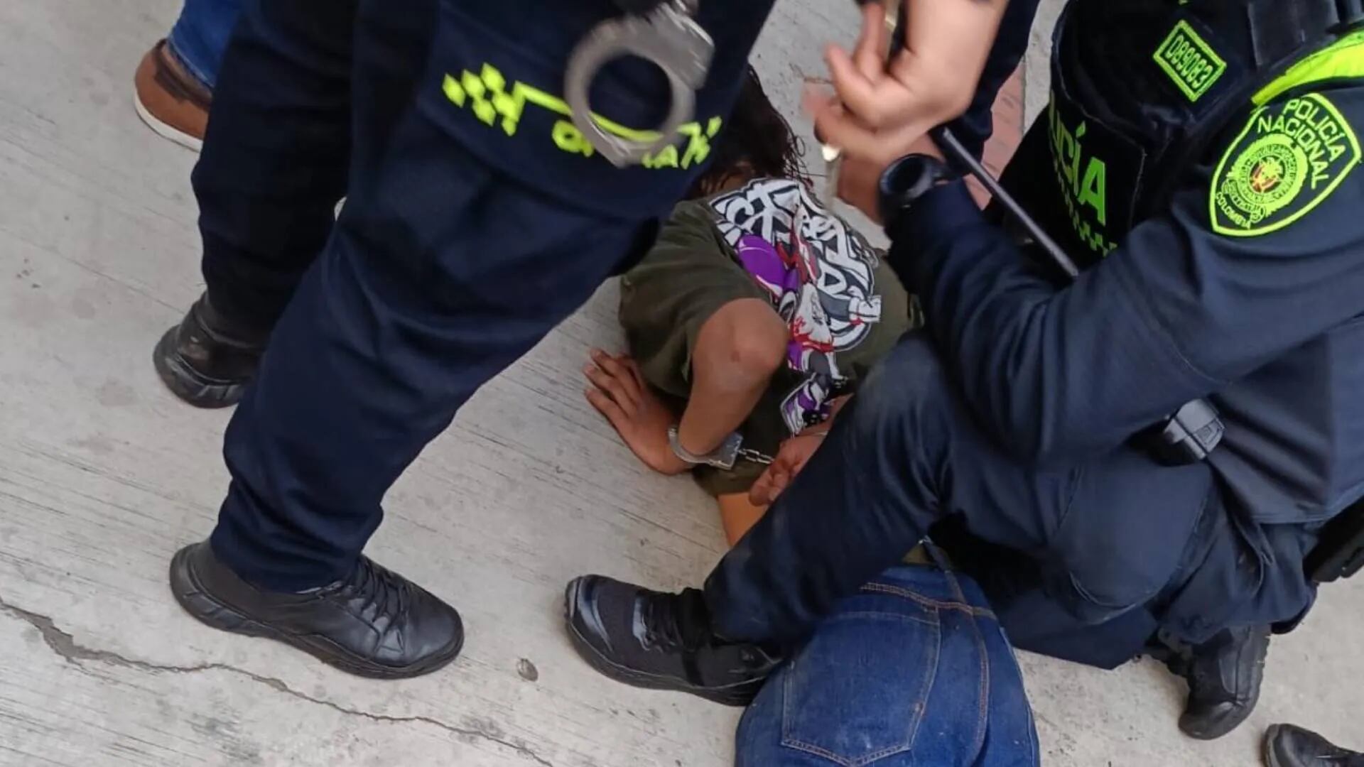 Un menor de edad le propinó tres disparos al senador Miguel Uribe Turbay - crédito X