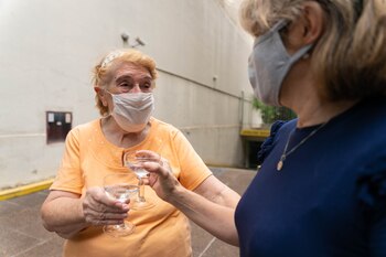 Juana y Edith brindaron por