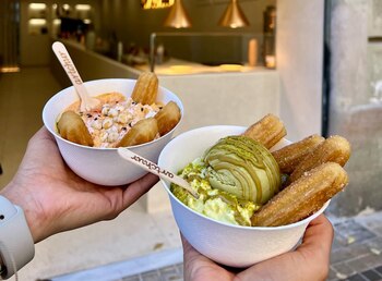 Churros con pistacho y con