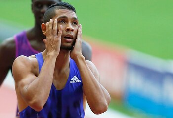 Van Niekerk, positivo en coronavirus,