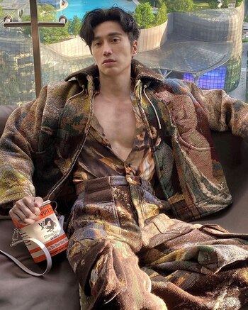 Chuando Tan fue modelo de