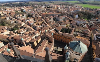 Cremona se sitúa al norte de Italia y es una ciudad de aproximadamente 70.000 habitantes. (Ministerio de Turismo de Italia)
