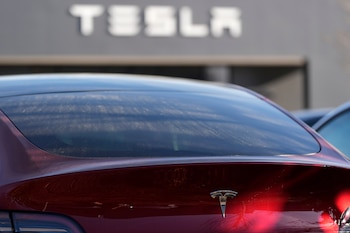 El plan de Tesla elevará la producción de la Gigafactory de Berlín de 6.000 a 7.500 coches por semana en dos etapas, con una meta anual cercana a 375.000 vehículos. (AP Foto/Mike Stewart/Archivo)