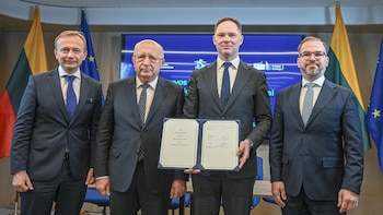 Lituania firma un préstamo SAFE de la UE para fortalecer su defensa aérea