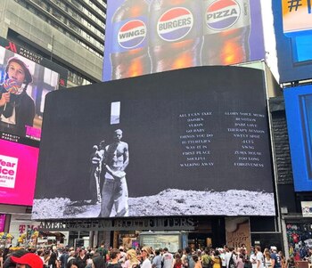 La lista de canciones incluye