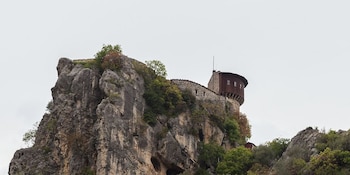 El Castillo de Petrelë en