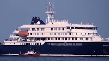 Una pasajera de crucero con hantavirus afirma sentirse "retenida como rehén" debido a una disputa de salud pública entre los CDC y Florida