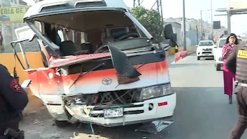 Bus del ‘Anconero’ se estrella en la Panamericana Norte y deja 18 heridos en Puente Piedra, entre ellos la cobradora