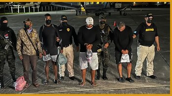 Cuatro colombianos con dos toneladas