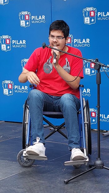 Leandro Brizuela sufre de distrofia